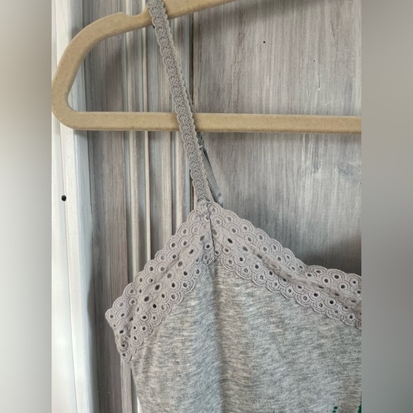 AMERICAN EAGLE VTG Y2K grey spaghetti strap eyelet trim graphic print Cami L - Picture 3 of 9